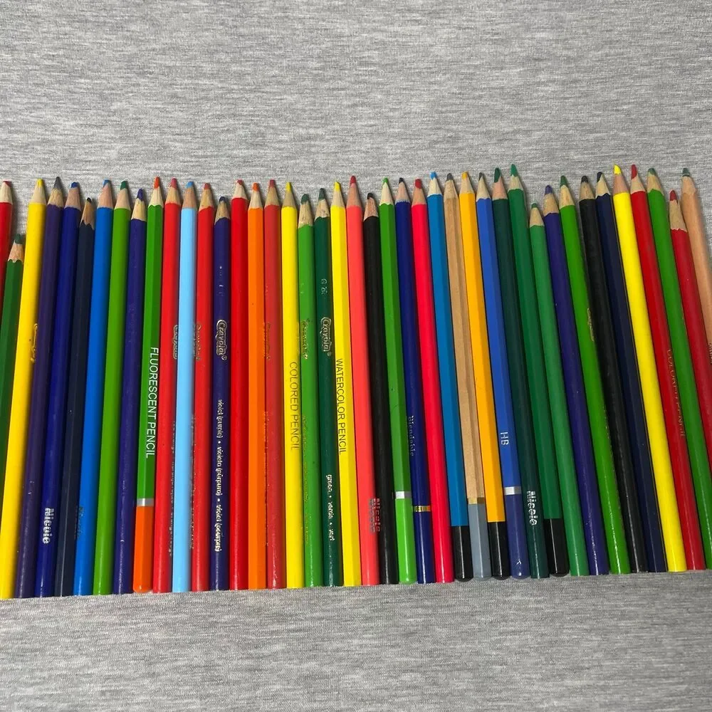 Crayola 59 PCS. Multi-Colored Color Pencil Set